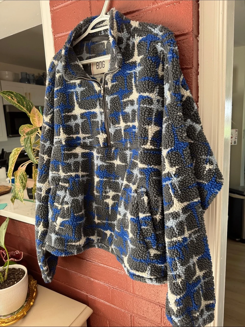 BDG Urban Outfitters Men’s Gray Blue & White Star Sherpa Half-Zip Pullover Large